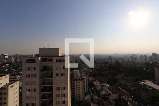 Apartamento à venda com 4 quartos, varanda e churrasqueira. — Vista