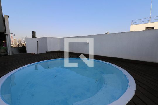 Apartamento à venda com 4 quartos, varanda e churrasqueira. — Terraço e Piscina