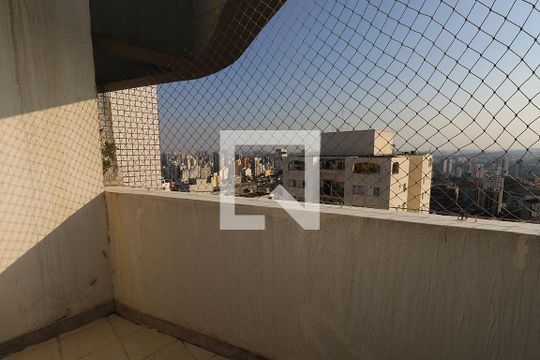 Apartamento à venda com 4 quartos, varanda e churrasqueira. — Varanda da Sala
