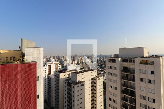 Apartamento à venda com 4 quartos, varanda e churrasqueira. — Vista