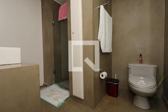 Apartamento à venda com 4 quartos, varanda e churrasqueira. — Banheiro Corredor e Quarto 3 Suíte