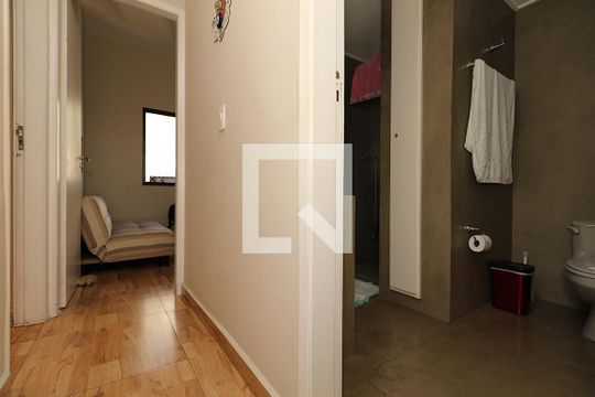 Apartamento à venda com 4 quartos, varanda e churrasqueira. — Corredor