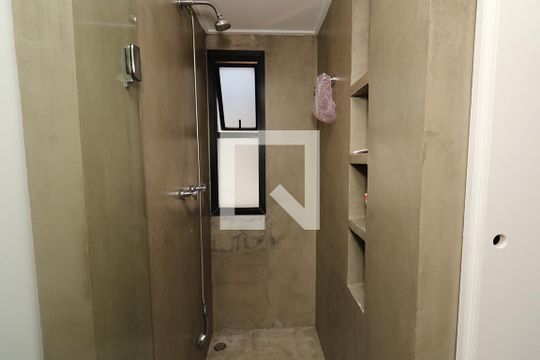 Apartamento à venda com 4 quartos, varanda e churrasqueira. — Banheiro Corredor e Quarto 3 Suíte
