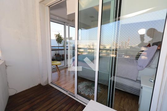 Apartamento à venda com 4 quartos, varanda e churrasqueira. — Varanda Quarto 1 Suíte