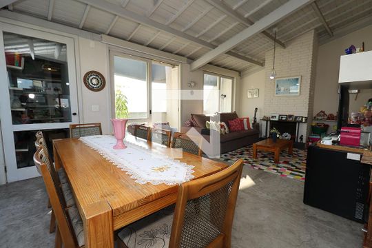 Apartamento à venda com 4 quartos, varanda e churrasqueira. — foto 1