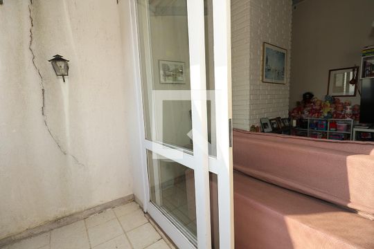 Apartamento à venda com 4 quartos, varanda e churrasqueira. — Varanda da Sala