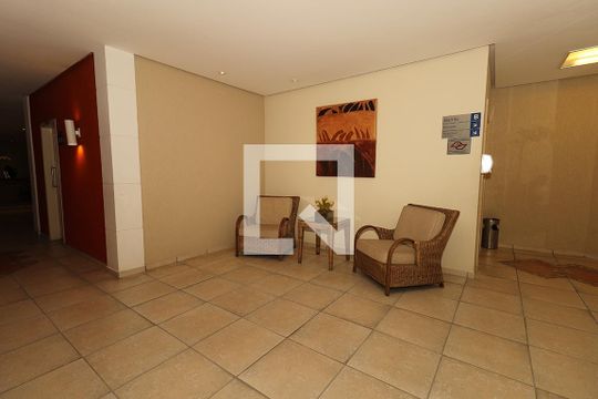 Apartamento à venda com 4 quartos, varanda e churrasqueira. — Área Comum - Hall Social