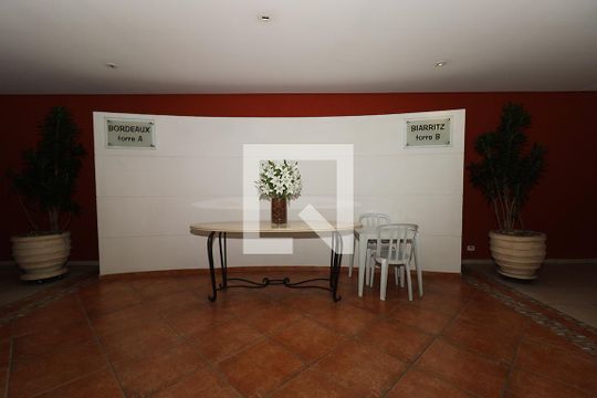 Apartamento à venda com 4 quartos, varanda e churrasqueira. — Área Comum - Hall Social