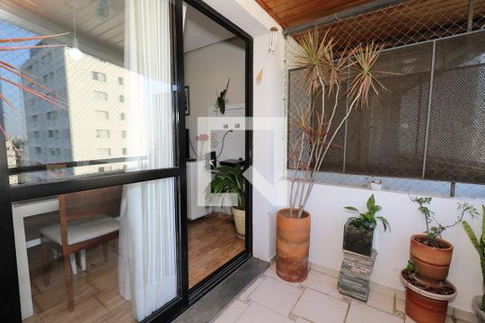 Apartamento à venda com 4 quartos, varanda e churrasqueira. — Varanda Sala 2