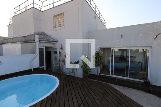 Apartamento à venda com 4 quartos, varanda e churrasqueira. — Terraço e Piscina