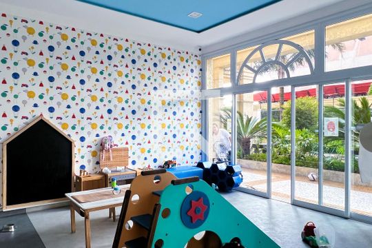 Compra apartamento com 3 quartos na Vila Olímpia. Disponível para compra ou venda. — Brinquedoteca