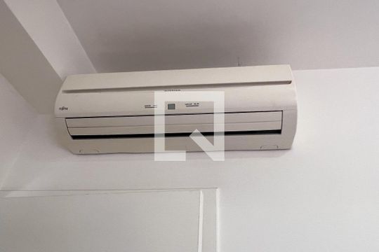 Compra apartamento com 3 quartos na Vila Olímpia. Disponível para compra ou venda. — Suíte 1