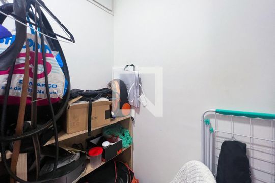Compra apartamento com 3 quartos na Vila Olímpia. Disponível para compra ou venda. — Quarto de Serviço