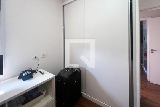Compra apartamento com 3 quartos na Vila Olímpia. Disponível para compra ou venda. — Suíte 1