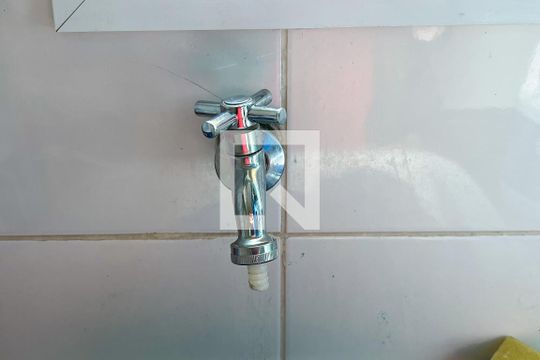 Compra apartamento com 3 quartos na Vila Olímpia. Disponível para compra ou venda. — Área de Serviço
