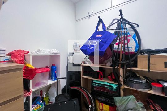 Compra apartamento com 3 quartos na Vila Olímpia. Disponível para compra ou venda. — Quarto de Serviço