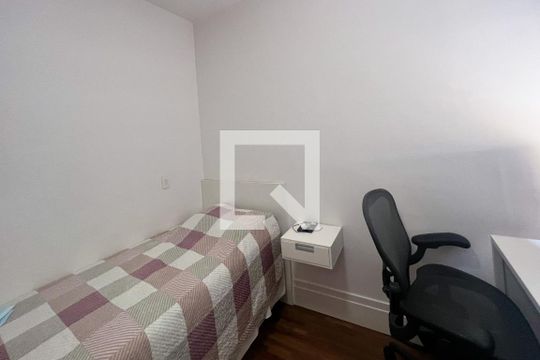 Compra apartamento com 3 quartos na Vila Olímpia. Disponível para compra ou venda. — Suíte 1