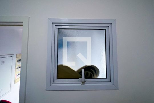 Compra apartamento com 3 quartos na Vila Olímpia. Disponível para compra ou venda. — Quarto de Serviço