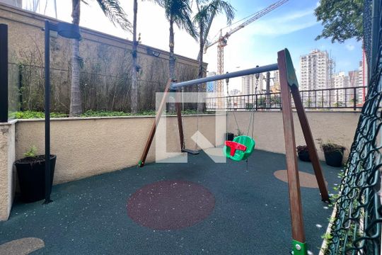 Compra apartamento com 3 quartos na Vila Olímpia. Disponível para compra ou venda. — Playground