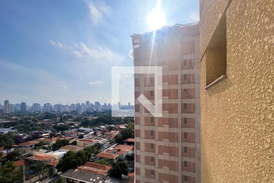Compra apartamento com 3 quartos na Vila Olímpia. Disponível para compra ou venda. — Vista