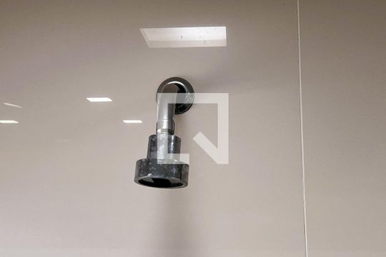 Compra apartamento com 3 quartos na Vila Olímpia. Disponível para compra ou venda. — Banheiro da Suíte 3