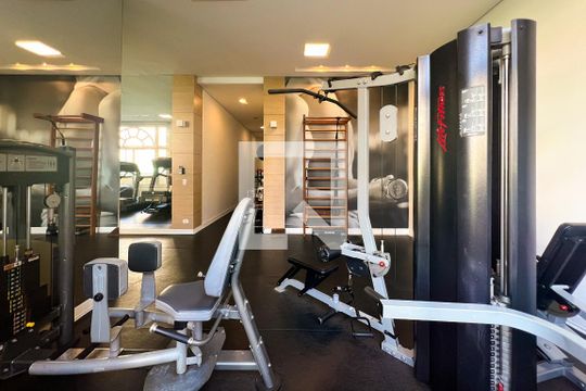 Compra apartamento com 3 quartos na Vila Olímpia. Disponível para compra ou venda. — Academia