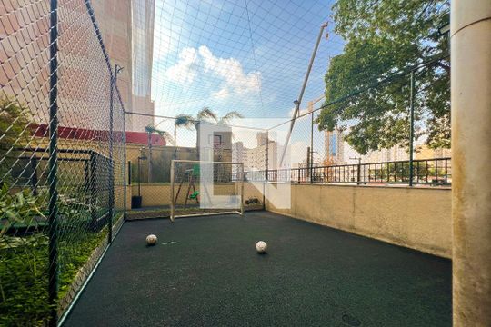 Compra apartamento com 3 quartos na Vila Olímpia. Disponível para compra ou venda. — Quadra Esportiva