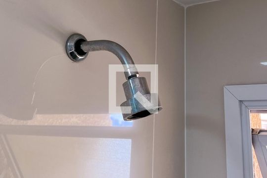 Compra apartamento com 3 quartos na Vila Olímpia. Disponível para compra ou venda. — Banheiro da Suíte 1