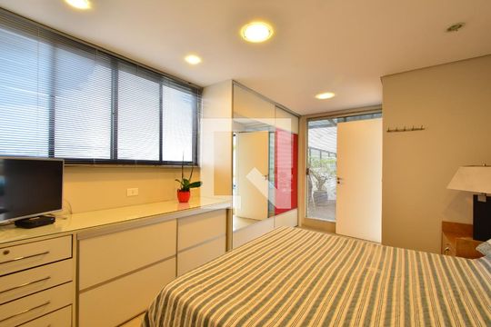 Apartamento à venda na Vila Clementino com 4 quartos, quintal, varanda e piscina no condomínio. — Suíte 2