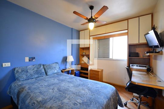 Apartamento à venda na Vila Clementino com 4 quartos, quintal, varanda e piscina no condomínio. — Suíte 1