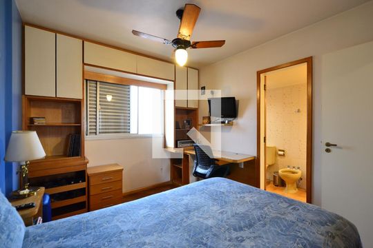 Apartamento à venda na Vila Clementino com 4 quartos, quintal, varanda e piscina no condomínio. — Suíte 1