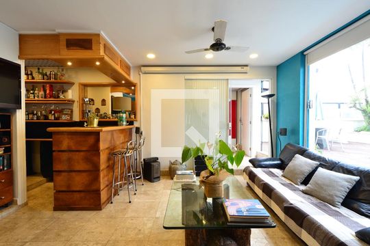 Apartamento à venda na Vila Clementino com 4 quartos, quintal, varanda e piscina no condomínio. — Cobertura
