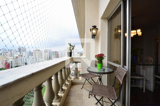 Apartamento à venda na Vila Clementino com 4 quartos, quintal, varanda e piscina no condomínio. — Varanda