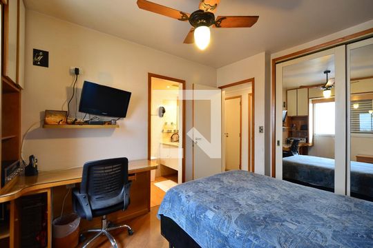 Apartamento à venda na Vila Clementino com 4 quartos, quintal, varanda e piscina no condomínio. — Suíte 1