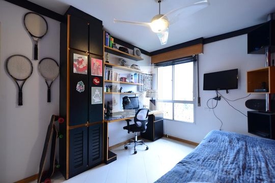 Apartamento à venda na Vila Clementino com 4 quartos, quintal, varanda e piscina no condomínio. — Quarto