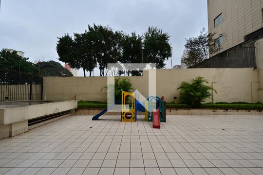 Apartamento à venda na Vila Clementino com 4 quartos, quintal, varanda e piscina no condomínio. — Área comum