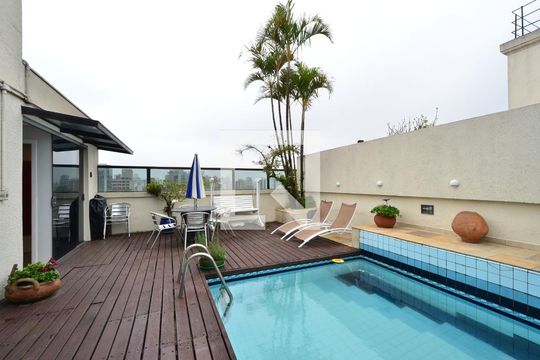 Apartamento à venda na Vila Clementino com 4 quartos, quintal, varanda e piscina no condomínio. — Piscina