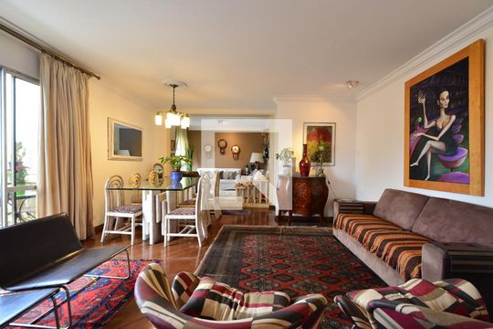 Apartamento à venda na Vila Clementino com 4 quartos, quintal, varanda e piscina no condomínio. — Sala