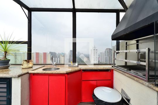 Apartamento à venda na Vila Clementino com 4 quartos, quintal, varanda e piscina no condomínio. — Churrasqueira