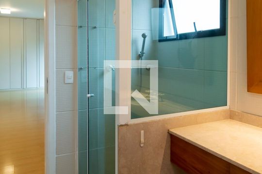 Apartamento em Campo Belo, com 4 dormitórios. Excelente opção para compra ou venda! — Banheiro Quarto 4 - Suíte Master