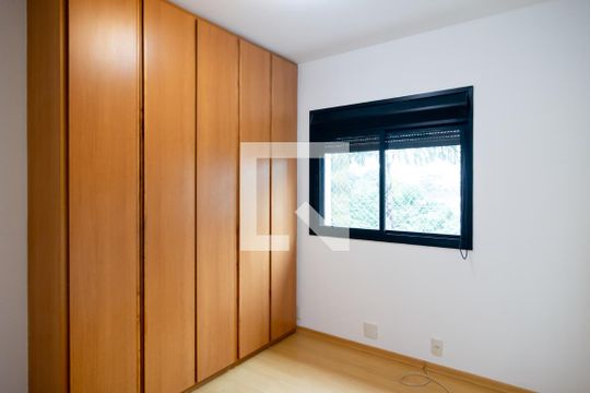 Apartamento em Campo Belo, com 4 dormitórios. Excelente opção para compra ou venda! — Quarto 3 - Suíte