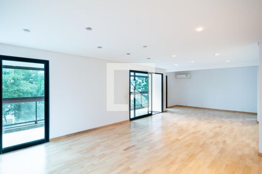 Apartamento em Campo Belo, com 4 dormitórios. Excelente opção para compra ou venda! — foto 1