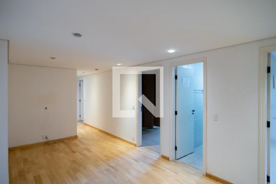 Apartamento em Campo Belo, com 4 dormitórios. Excelente opção para compra ou venda! — Sala Íntima