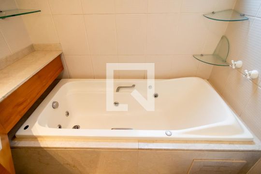 Apartamento em Campo Belo, com 4 dormitórios. Excelente opção para compra ou venda! — Banheiro Quarto 4 - Suíte Master