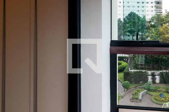 Apartamento em Campo Belo, com 4 dormitórios. Excelente opção para compra ou venda! — Varanda Quarto 4 - Suíte Master