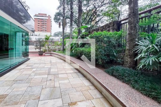 Apartamento em Campo Belo, com 4 dormitórios. Excelente opção para compra ou venda! — Área Externa