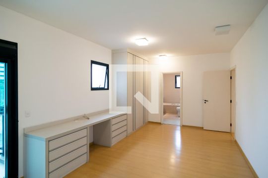 Apartamento em Campo Belo, com 4 dormitórios. Excelente opção para compra ou venda! — Quarto 4 - Suíte Master