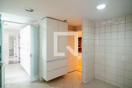 Apartamento em Campo Belo, com 4 dormitórios. Excelente opção para compra ou venda! — Cozinha