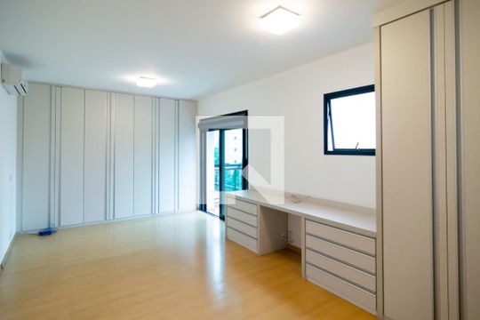 Apartamento em Campo Belo, com 4 dormitórios. Excelente opção para compra ou venda! — Quarto 4 - Suíte Master