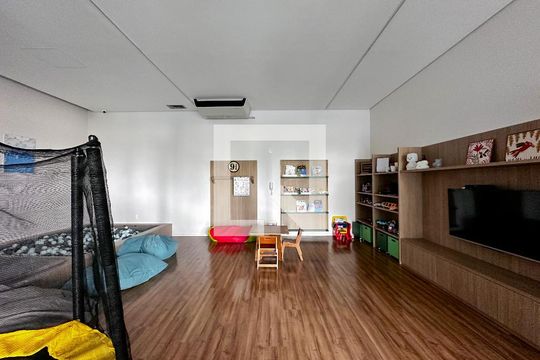 Apartamento em Campo Belo com 3 quartos e closet. Academia no condomínio. Ideal para comprar. — Brinquedoteca